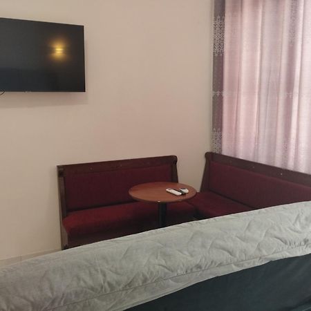 Στούντιο Στη Στοά Βαρβουτσή #1 Appartement Kalamáta Buitenkant foto