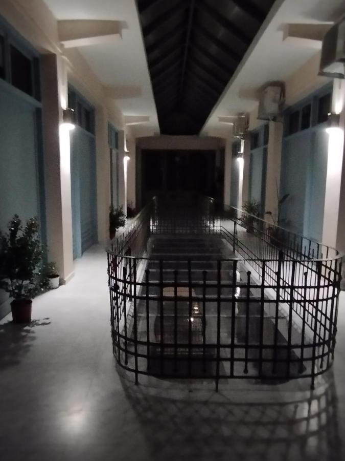 Στούντιο Στη Στοά Βαρβουτσή #1 Appartement Kalamáta Buitenkant foto