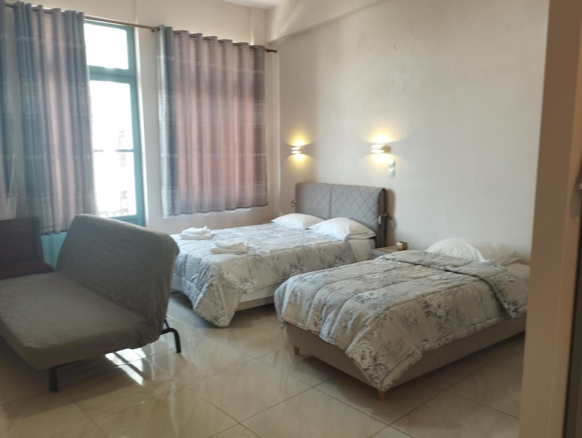 Στούντιο Στη Στοά Βαρβουτσή #1 Appartement Kalamáta Buitenkant foto