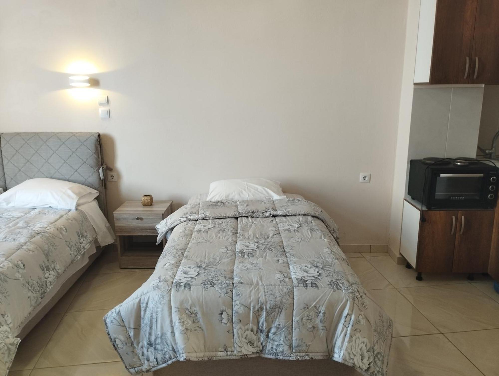 Στούντιο Στη Στοά Βαρβουτσή #1 Appartement Kalamáta Buitenkant foto